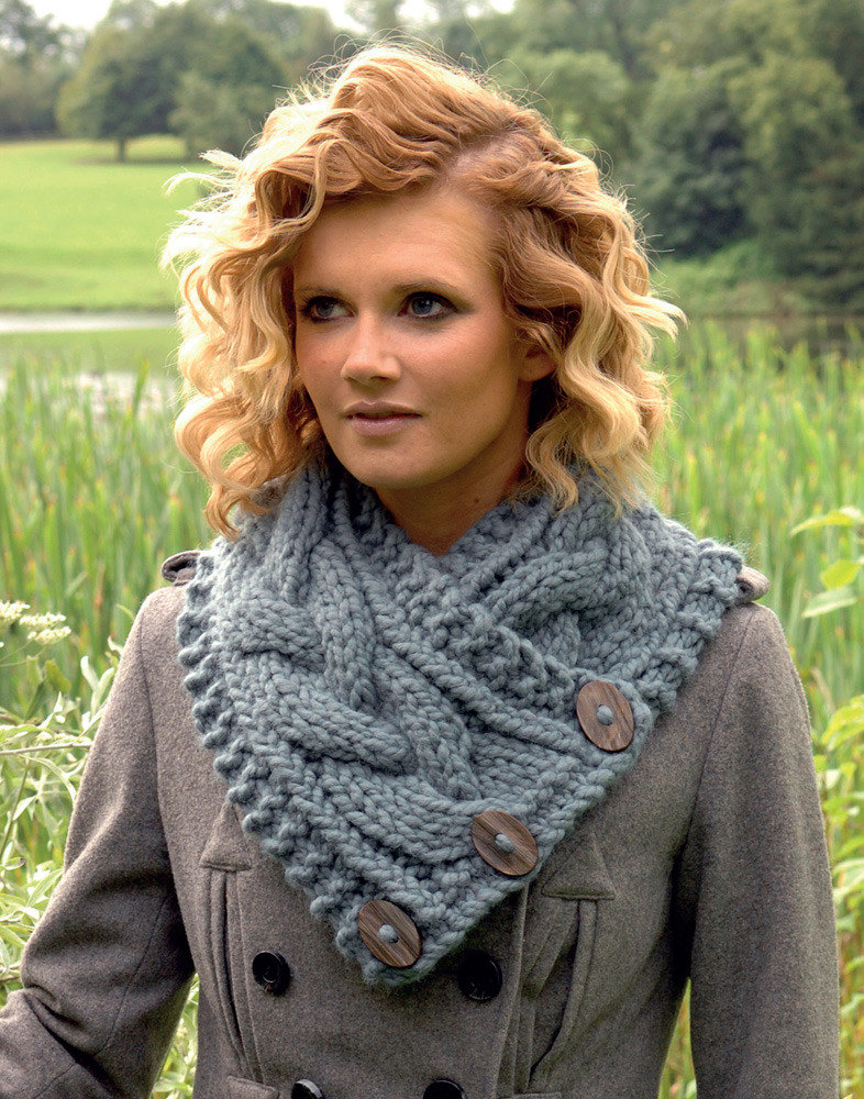 Cabled Waistcoat and Neck Warmer in Wendy Pampas 5699