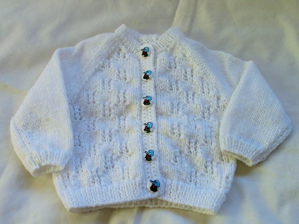 Baby Pine Cone cardigan Knitting pattern by Gilleoin ...