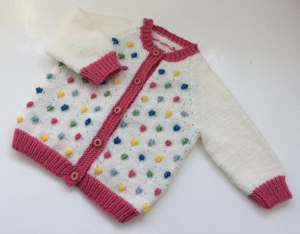 Polka Dot Knitting pattern by Daisy